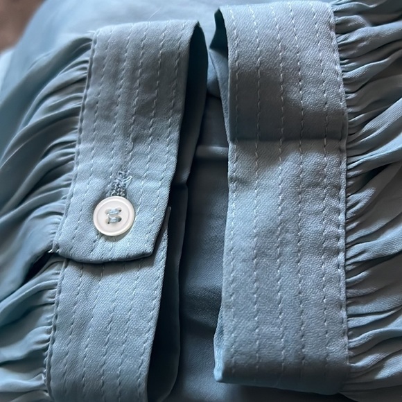 LOFT light blue silky feel long sleeves tie collar V neck top blouse Sz S - Picture 9 of 9